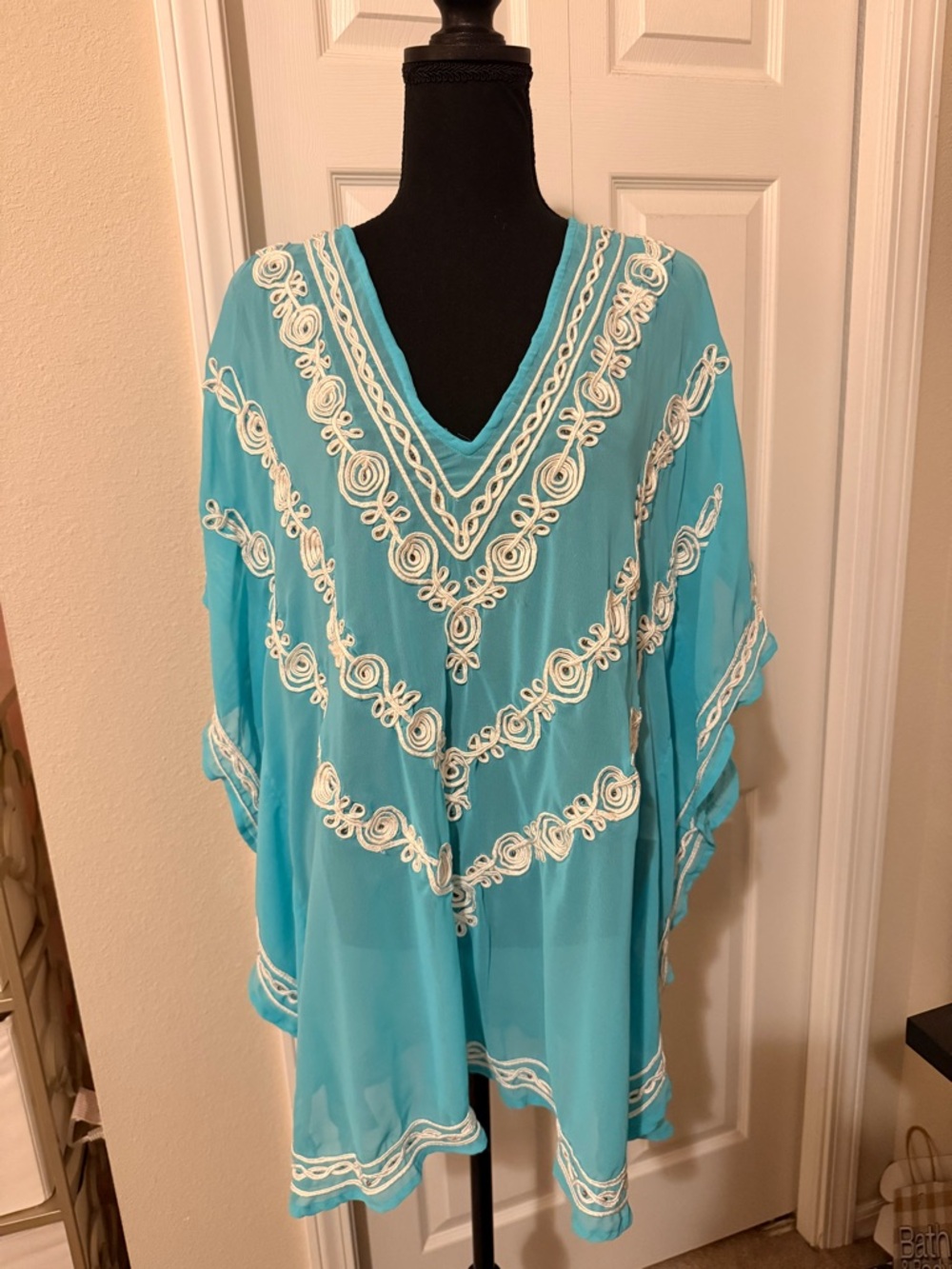 NWOT Embroidered Sheer Aqua swimsuit coverup size medium